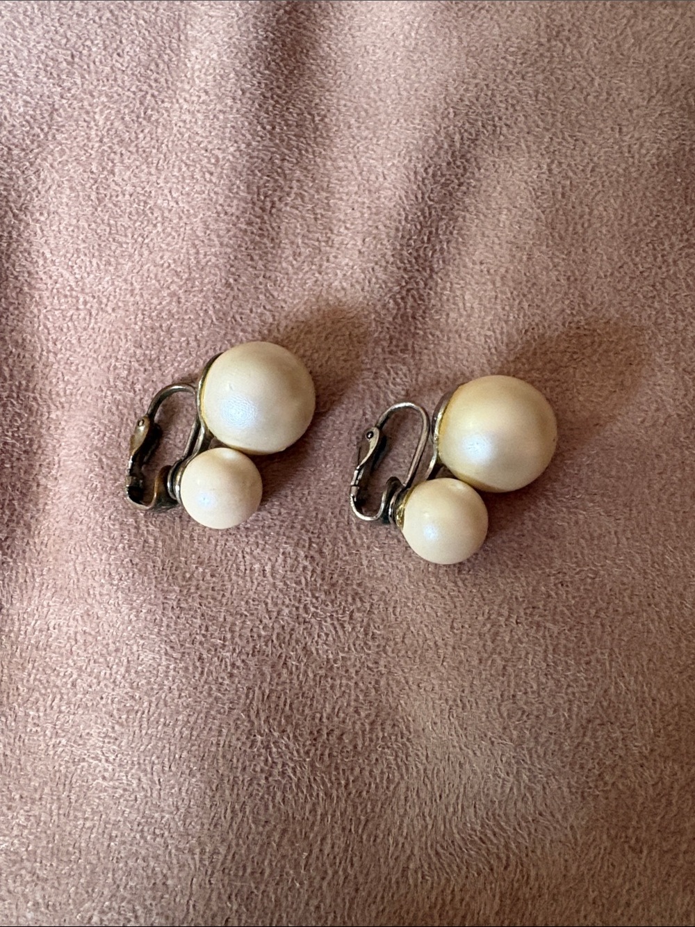 Vintage Classic Pearl Double-Sided Clip-On Earrings in Cream